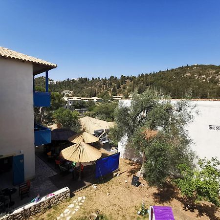 Iris Studios Ayios Nikitas Luaran gambar