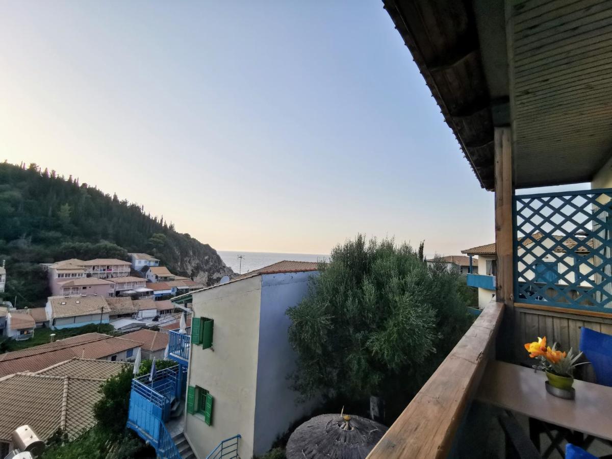Iris Studios Ayios Nikitas Luaran gambar