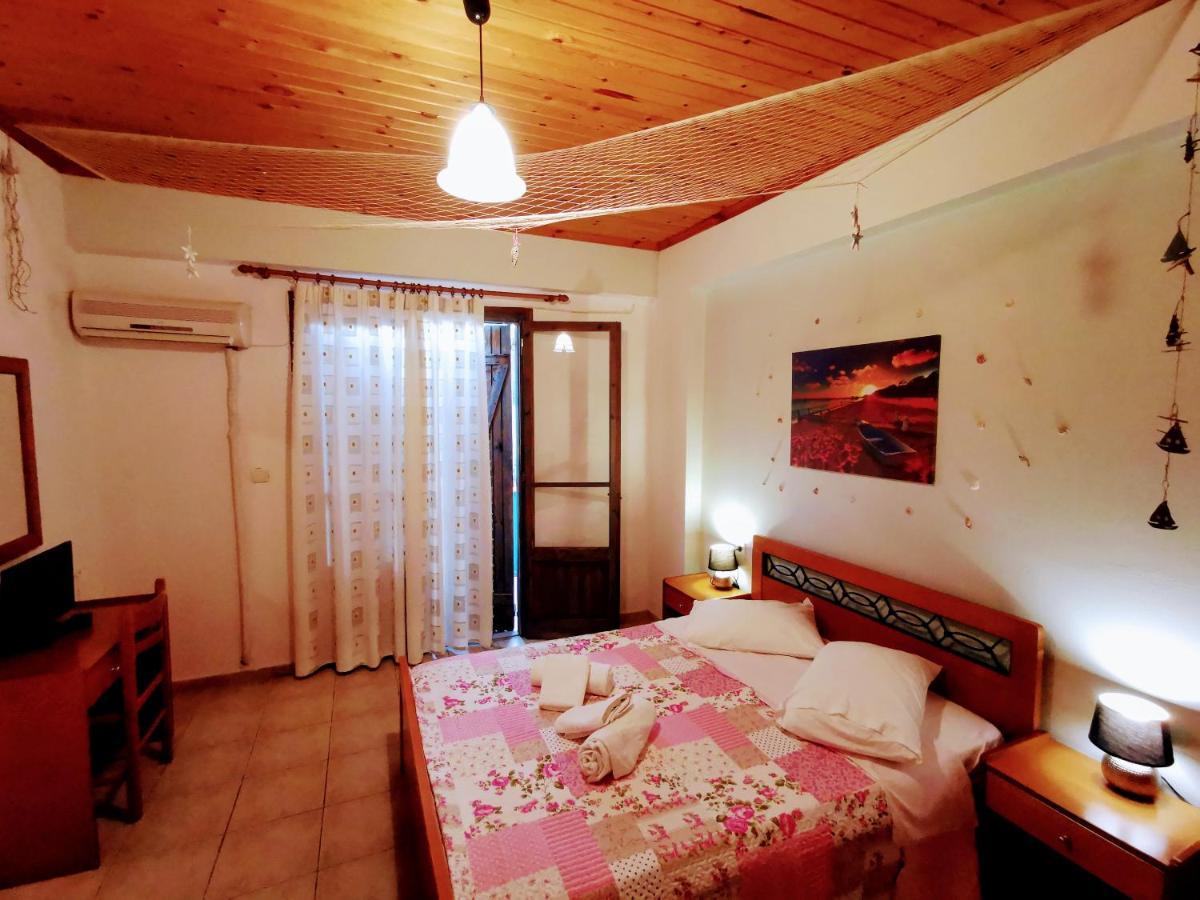 Iris Studios Ayios Nikitas Luaran gambar