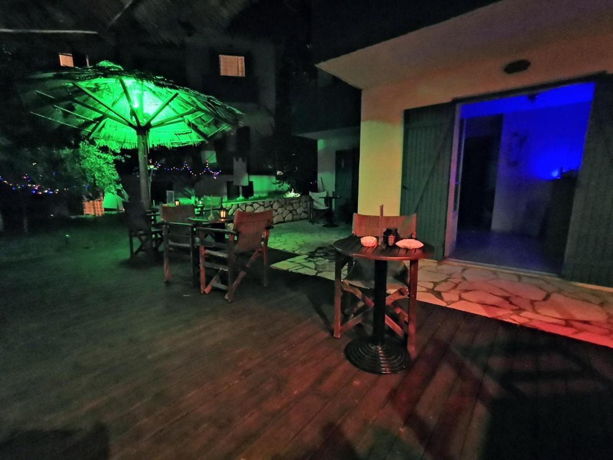 Iris Studios Ayios Nikitas Luaran gambar