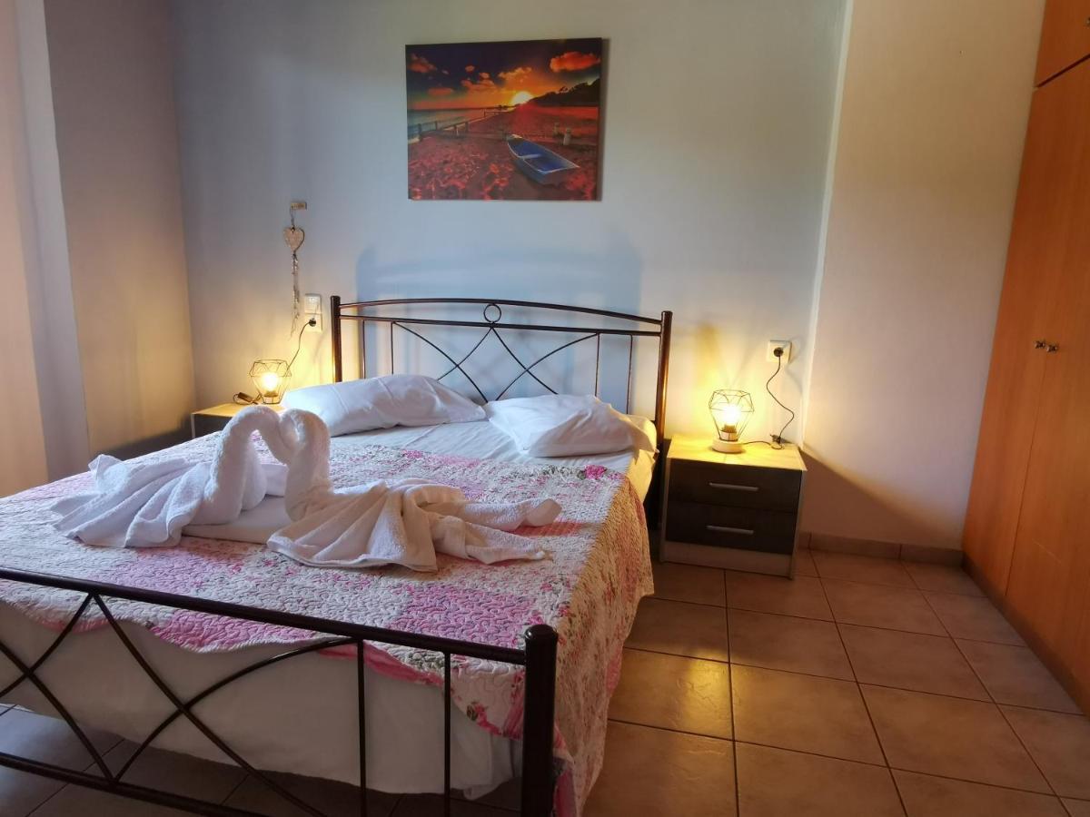 Iris Studios Ayios Nikitas Luaran gambar