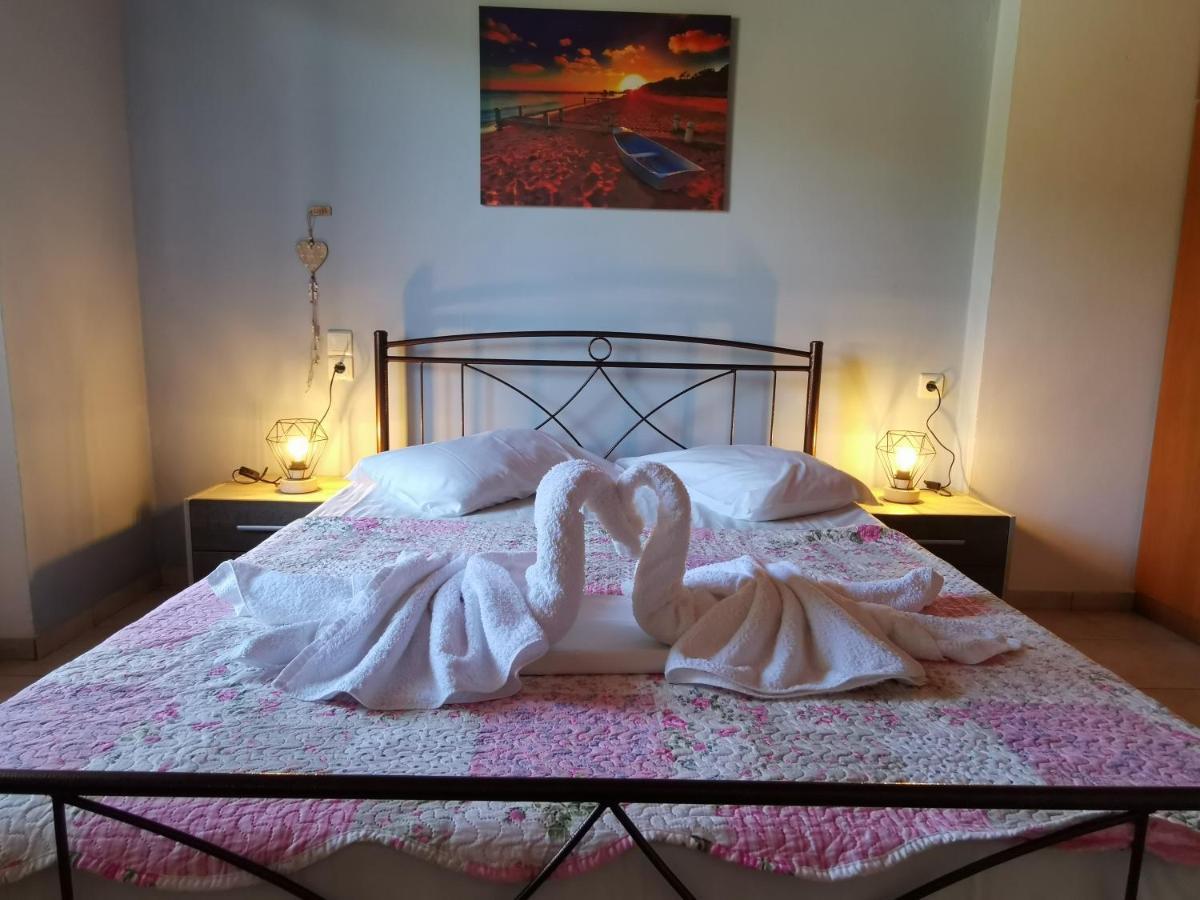 Iris Studios Ayios Nikitas Luaran gambar