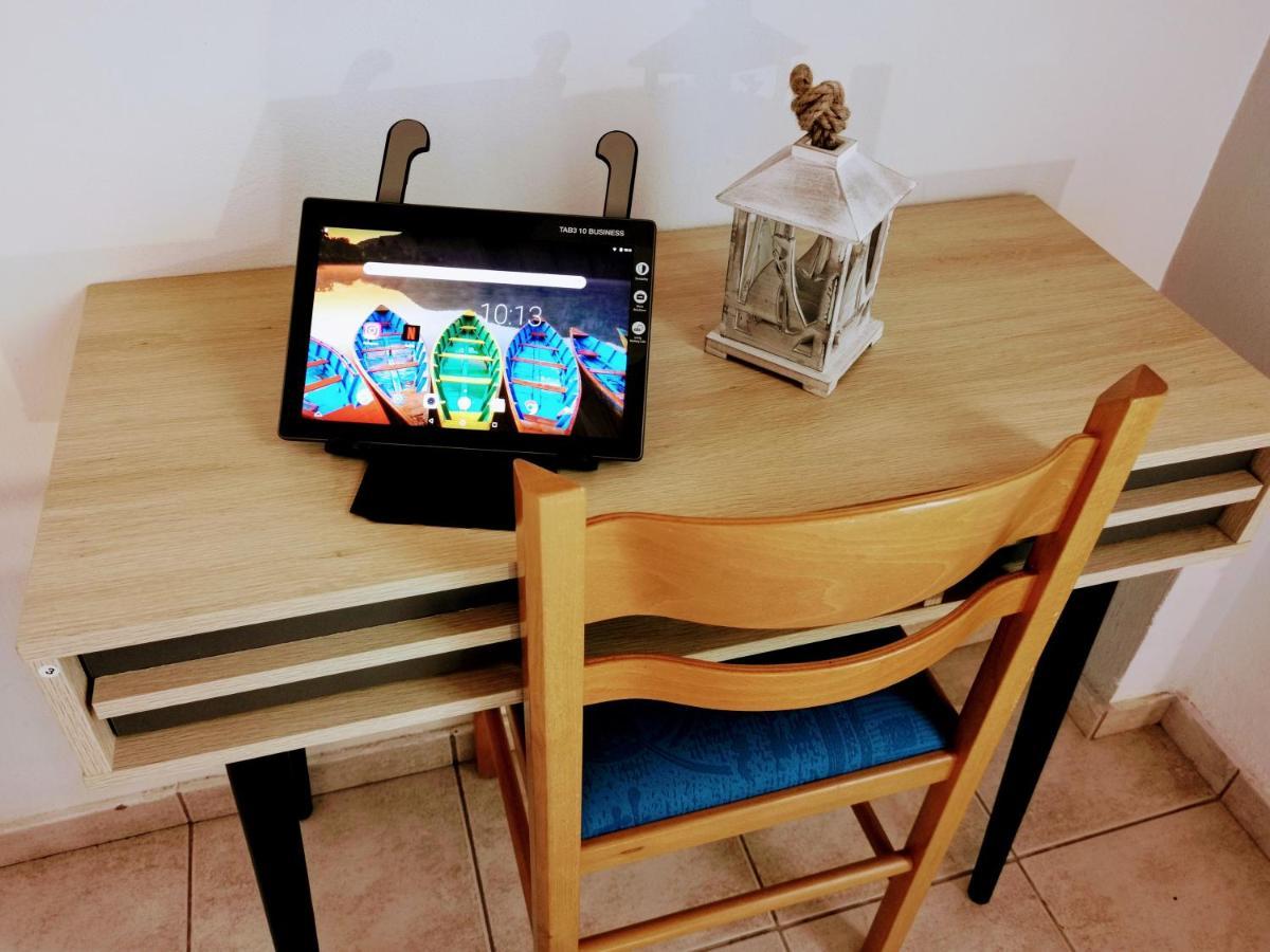 Iris Studios Ayios Nikitas Luaran gambar