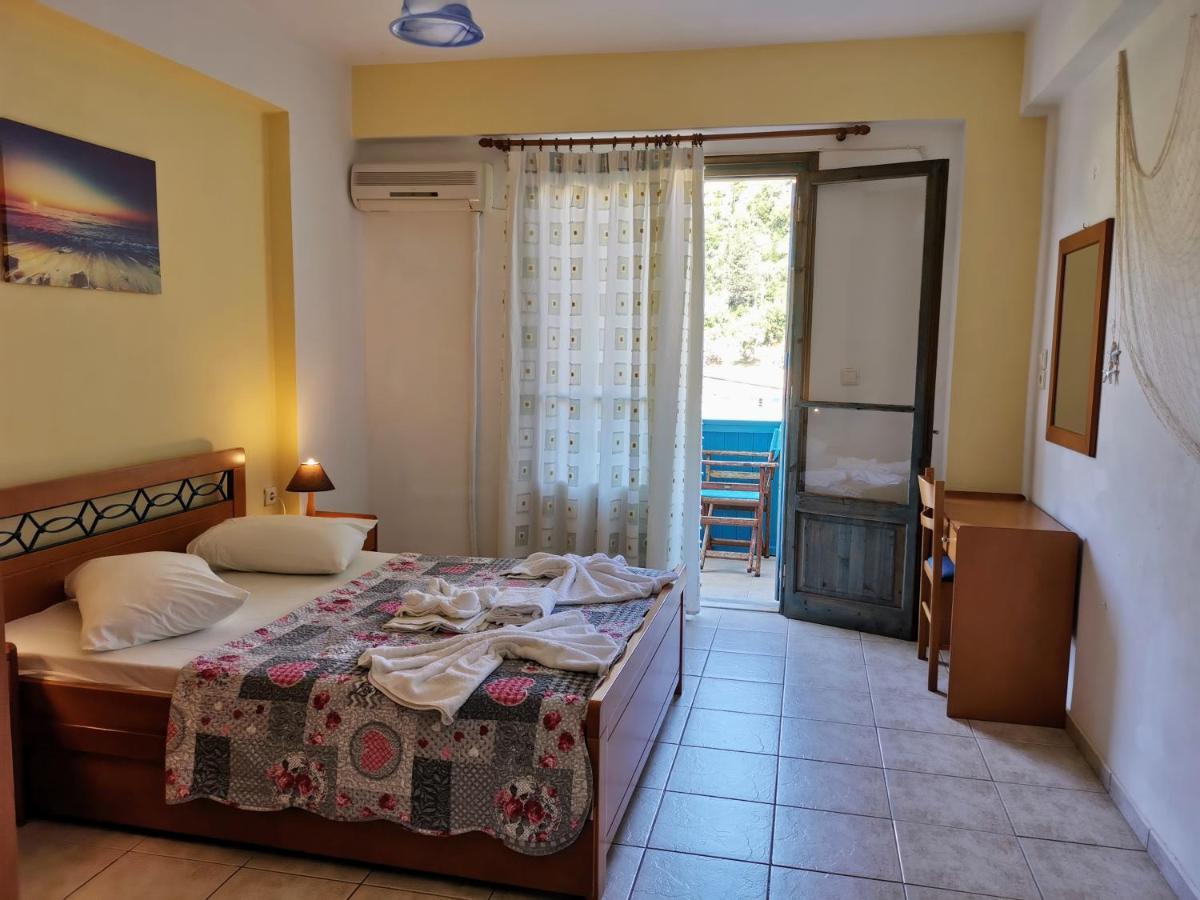 Iris Studios Ayios Nikitas Luaran gambar