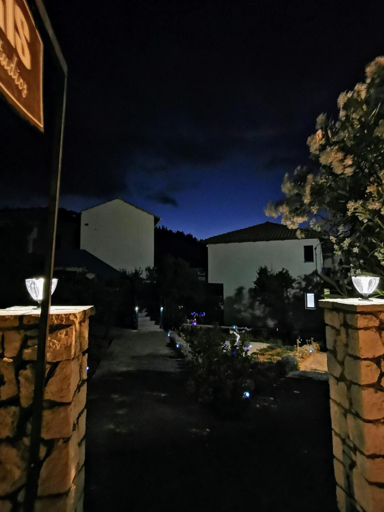 Iris Studios Ayios Nikitas Luaran gambar