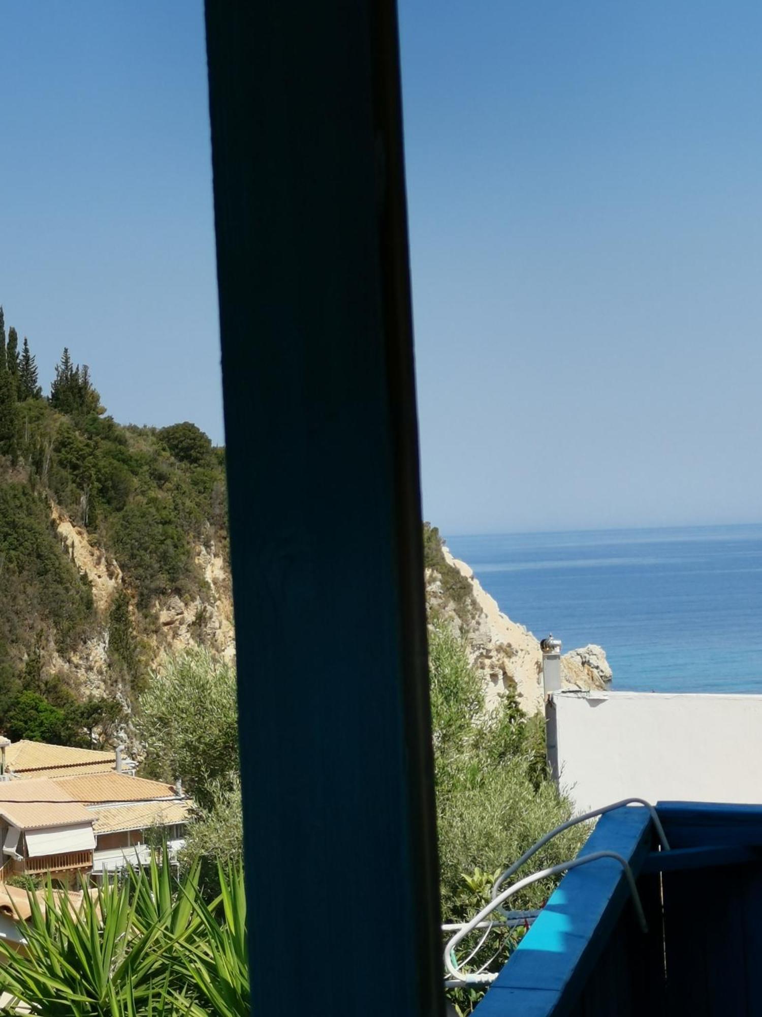 Iris Studios Ayios Nikitas Luaran gambar