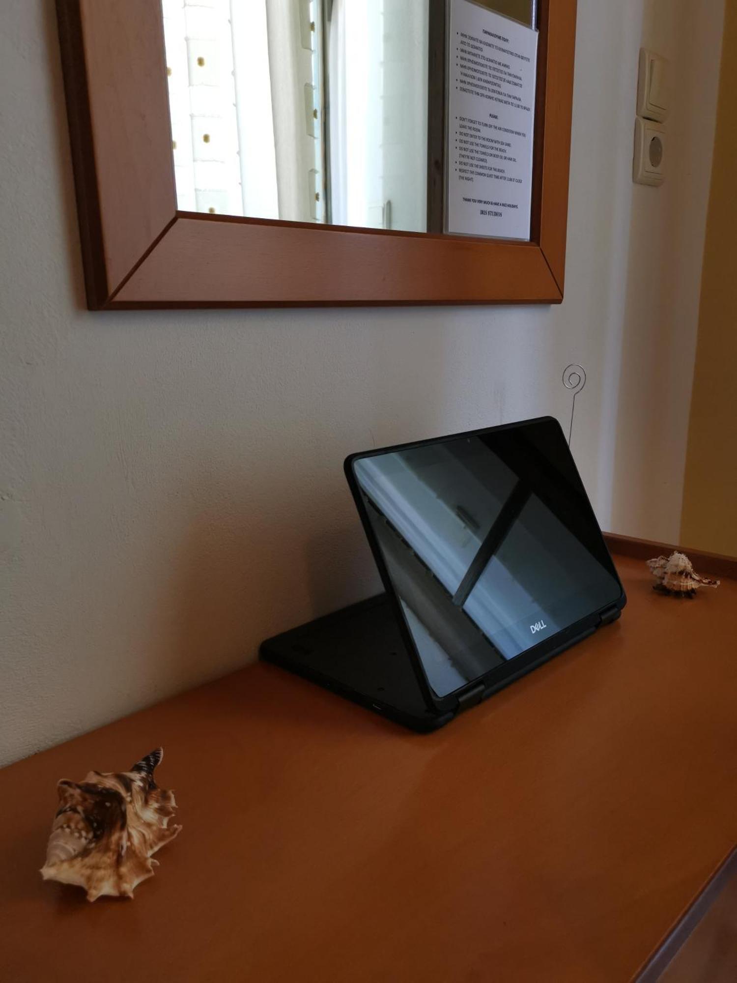 Iris Studios Ayios Nikitas Luaran gambar