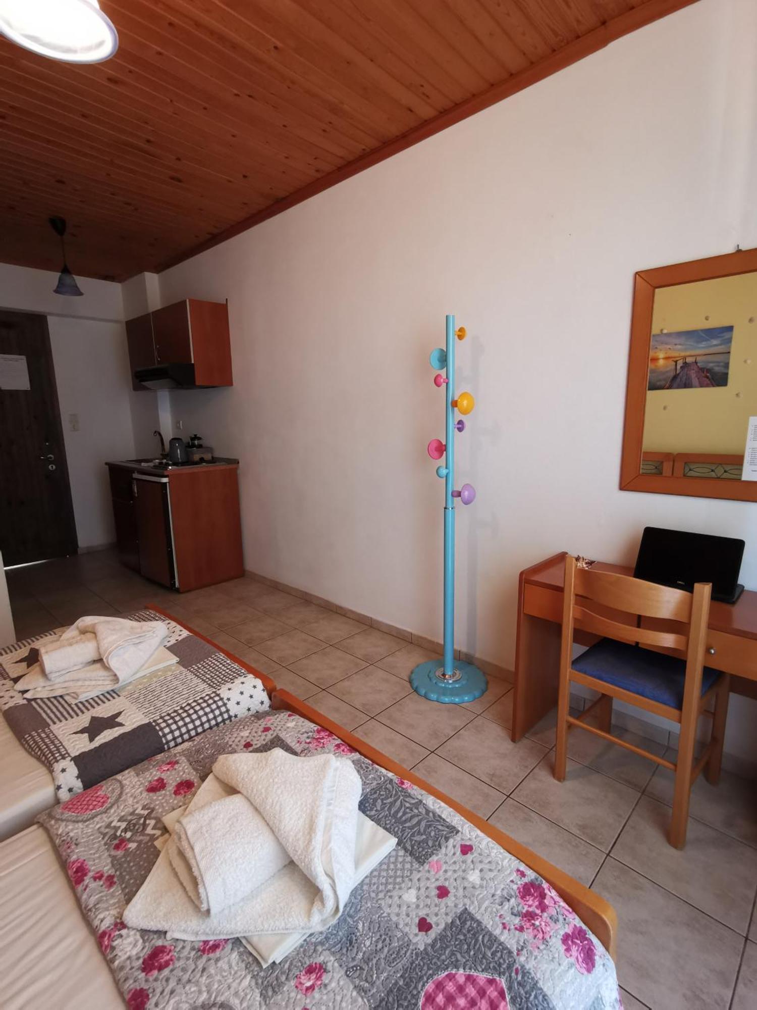 Iris Studios Ayios Nikitas Luaran gambar