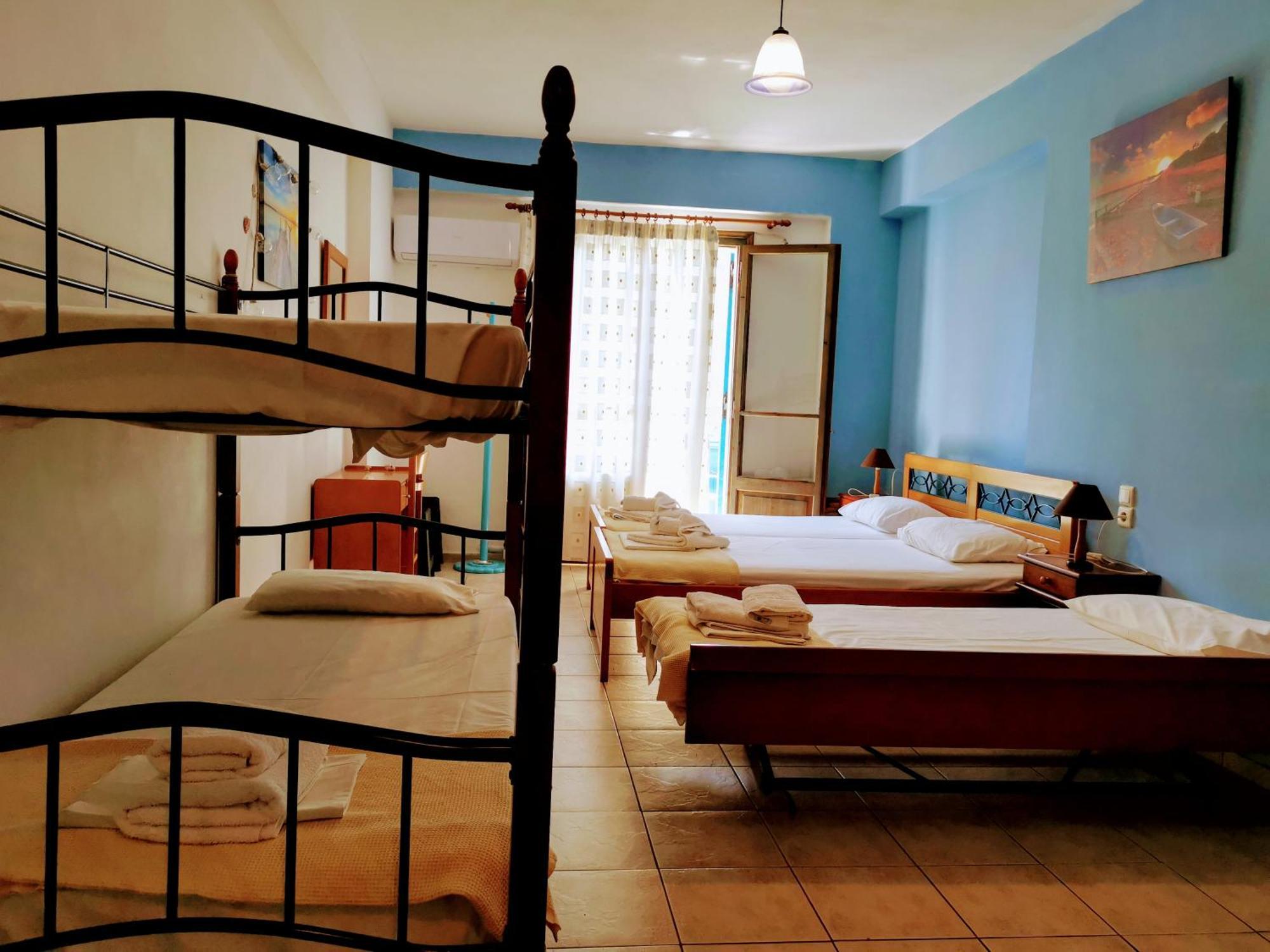 Iris Studios Ayios Nikitas Bilik gambar