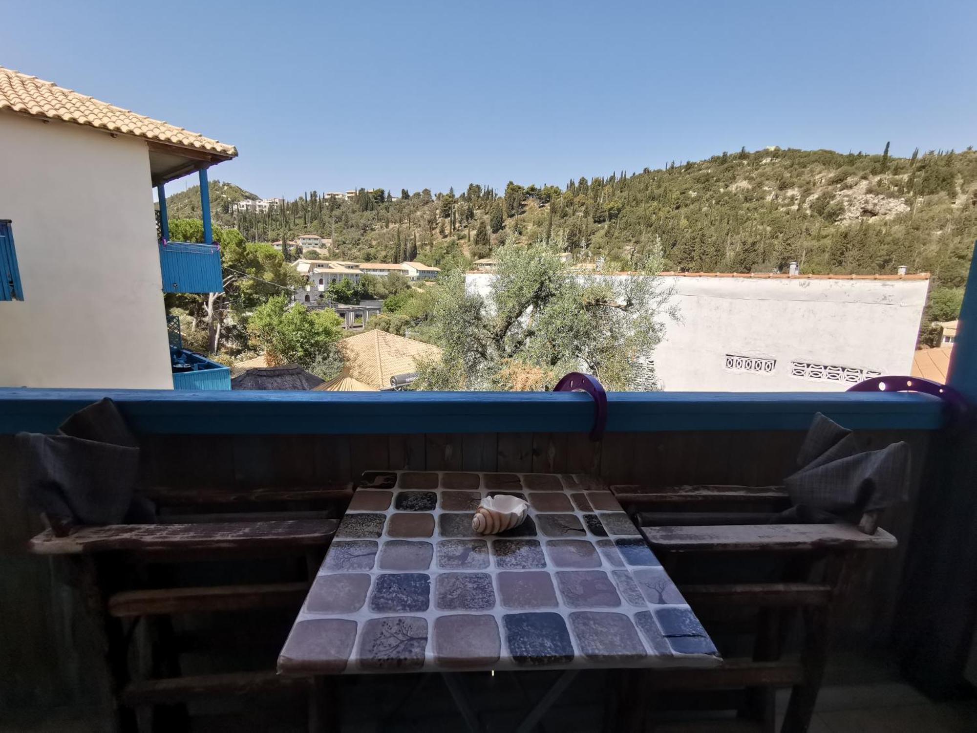 Iris Studios Ayios Nikitas Luaran gambar