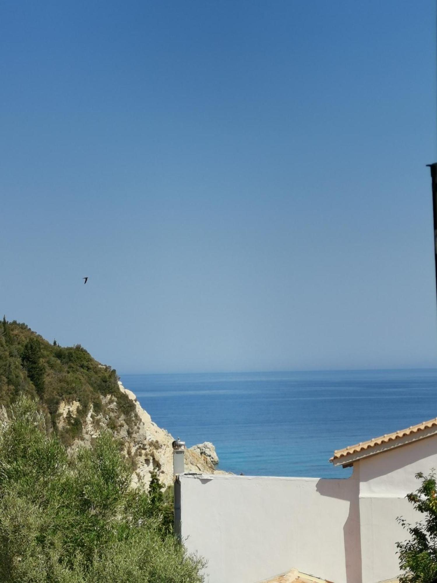 Iris Studios Ayios Nikitas Luaran gambar