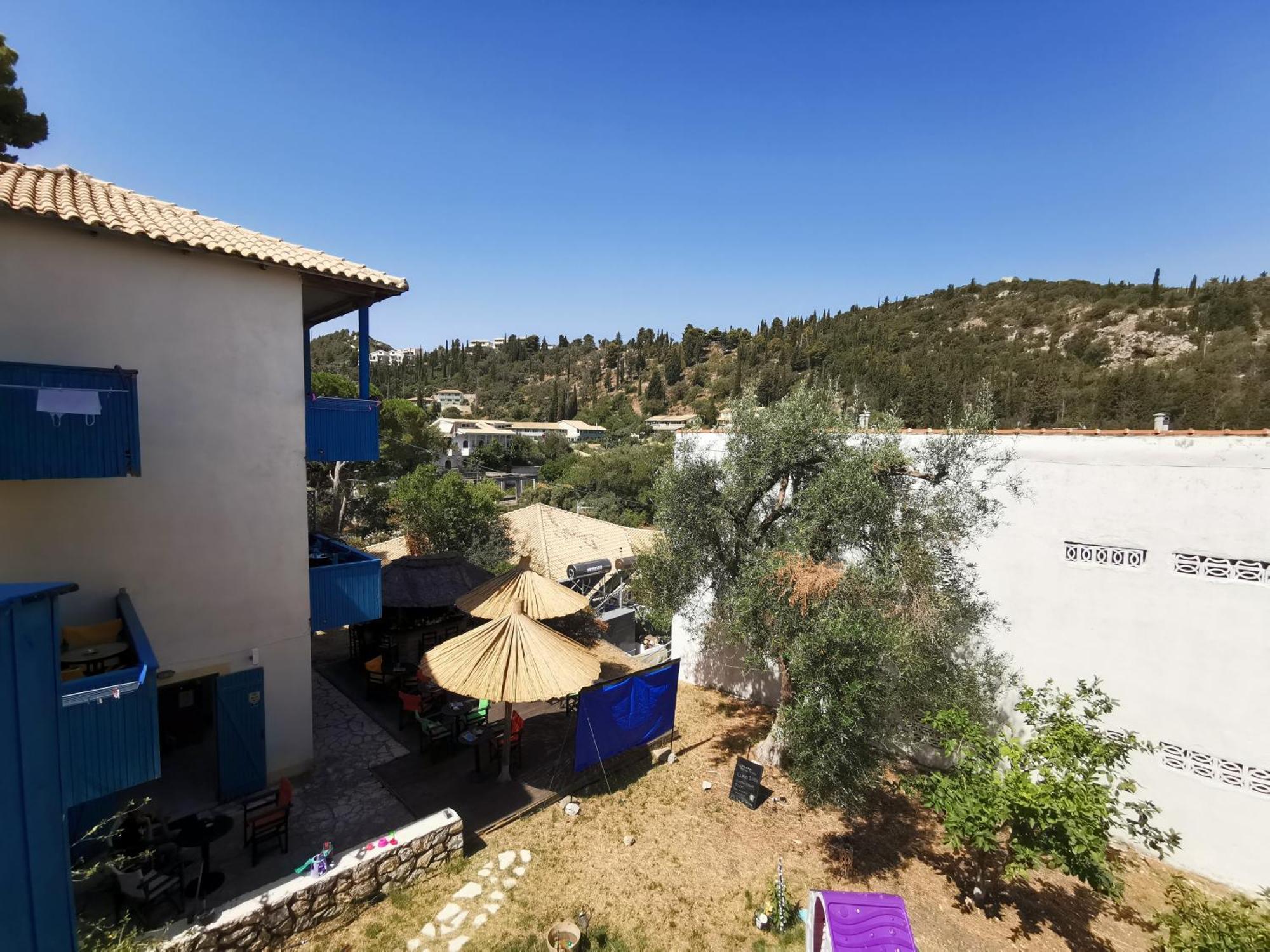 Iris Studios Ayios Nikitas Luaran gambar