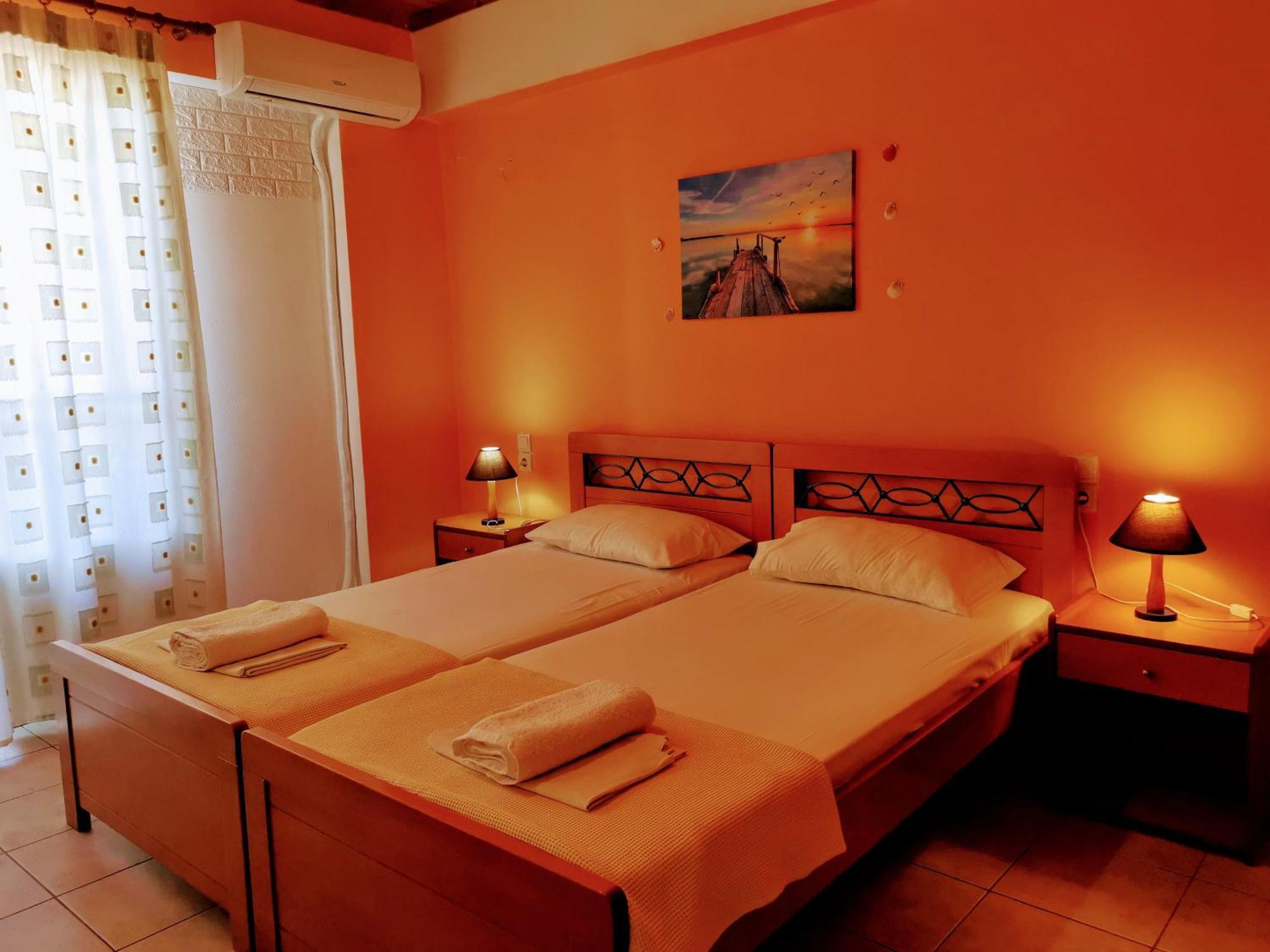 Iris Studios Ayios Nikitas Luaran gambar