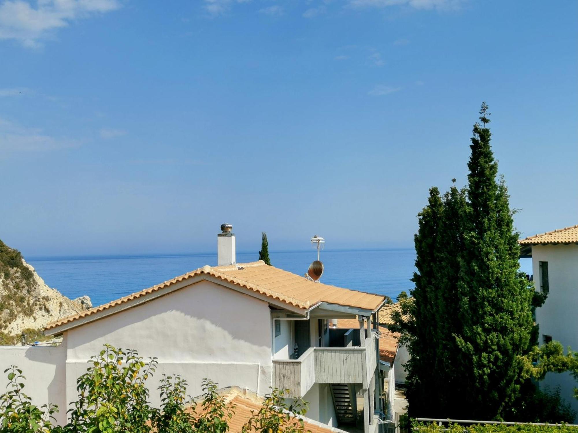Iris Studios Ayios Nikitas Luaran gambar