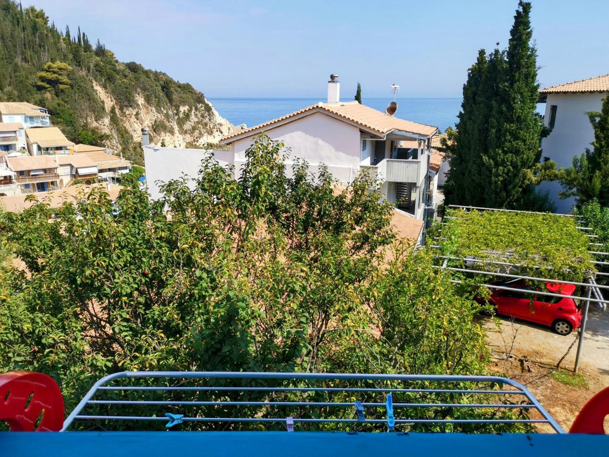 Iris Studios Ayios Nikitas Luaran gambar